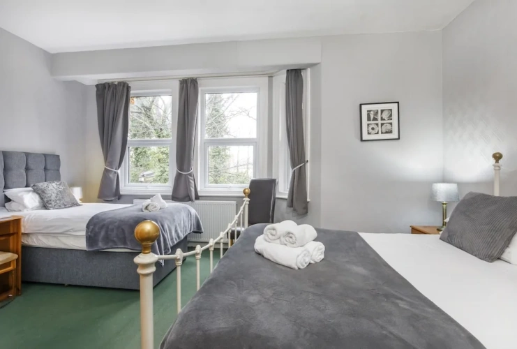 Standard Triple room