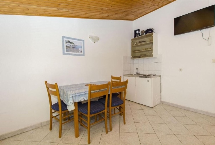 Apartment with balcony