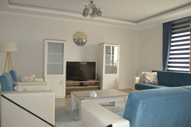 3 Bedrooms Apartment with mountain view