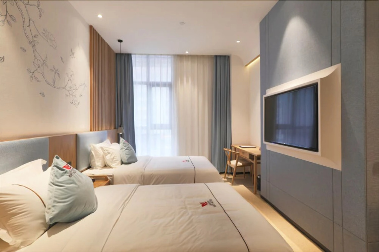 Leader Art Hotel