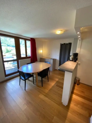 3 Bedrooms Apartment