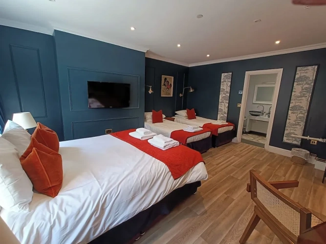 Standard Quadruple Family room