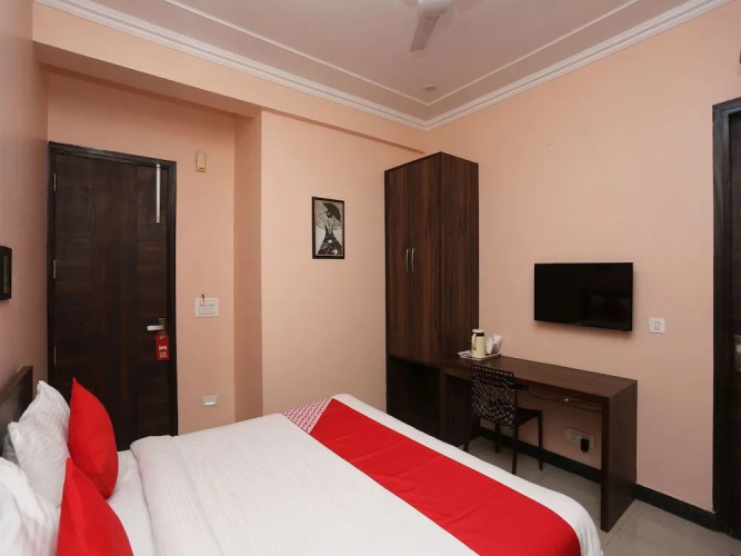 OYO 4026 Royal Inn