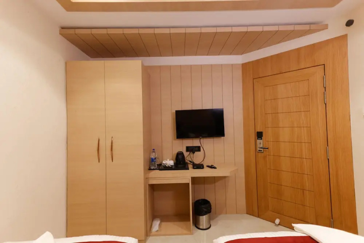 Hotel Sarc Inn