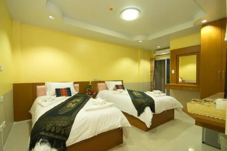 Standard Twin room with balcony