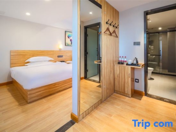 Deluxe Triple Suite