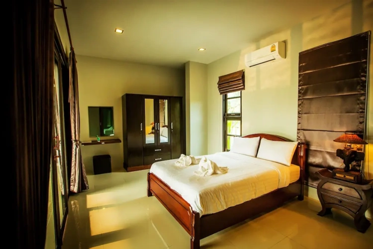 2 Bedrooms Villa