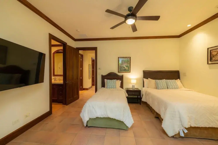 Montebello 2E 3bdrm 3bath Ocean View