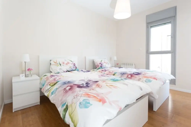 4 Bedrooms Apartment