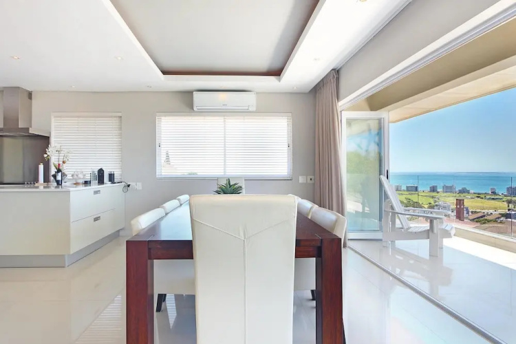 Spacious 3bed Apt Overlooking Cape Town Panova