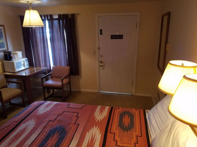 Lamplighter Lodge
