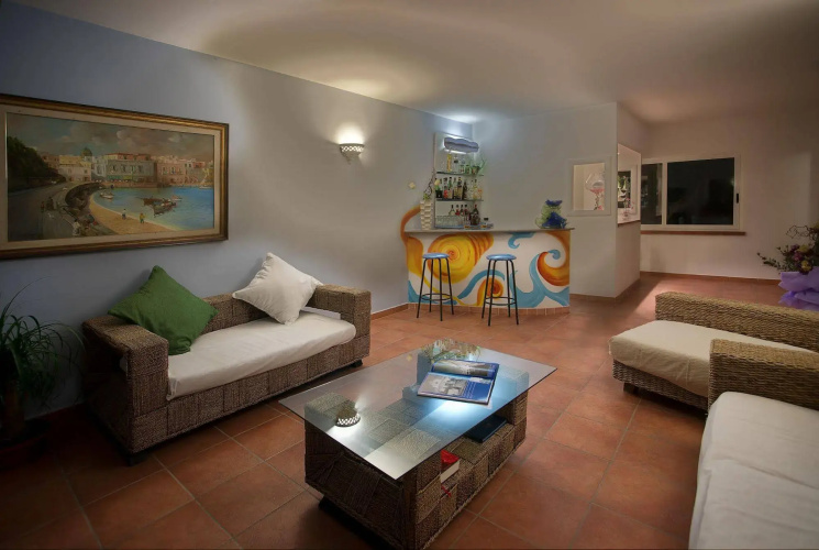 Iris Hotel