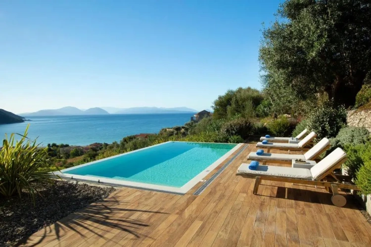 2 Bedrooms Villa