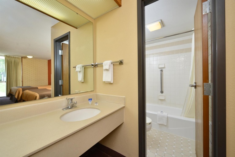 Americas Best Value Inn Collinsville St. Louis photo 12