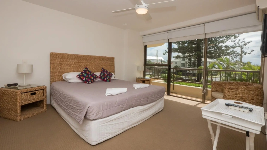 3 Bedrooms Standard Double room with garden view