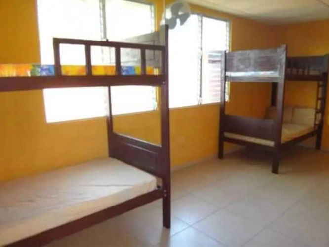 5 Bedrooms Bed in Dorm