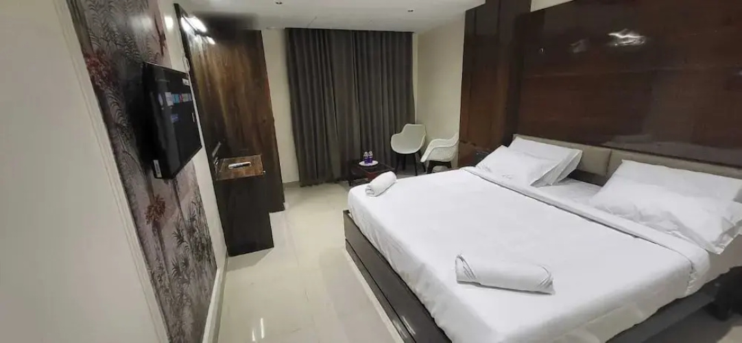 Model Grand Inn