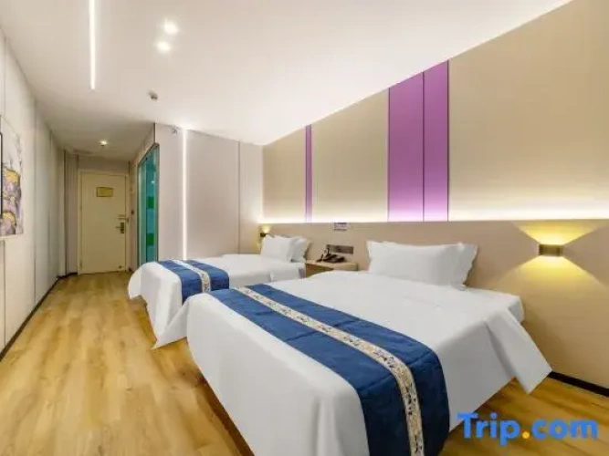 Standard Twin room with mountain view