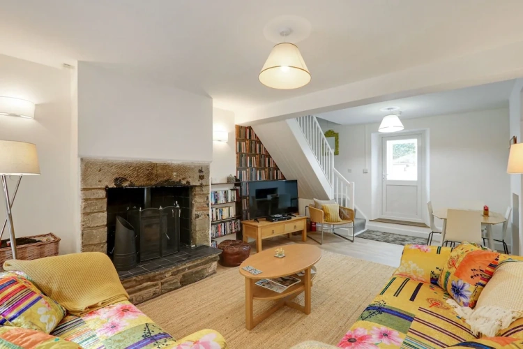 2 Bedrooms Cottage