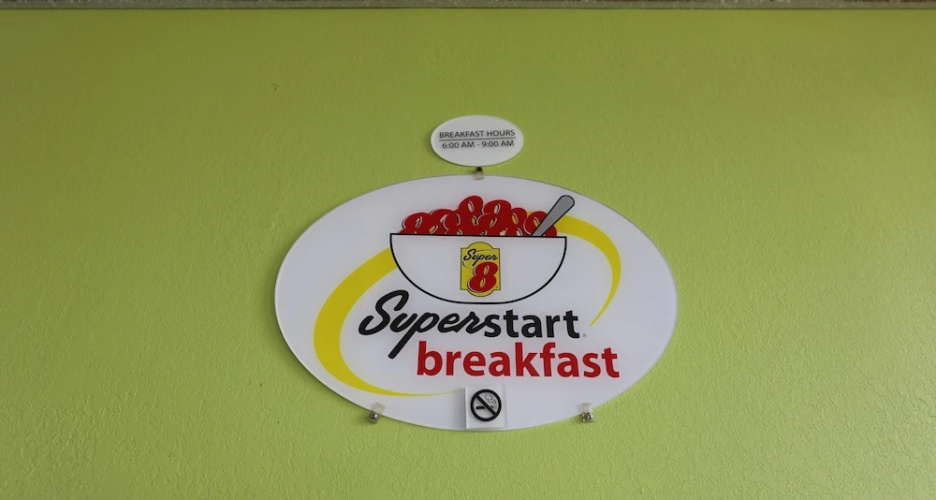 Super 8 By Wyndham Manassas - Manassas, VA