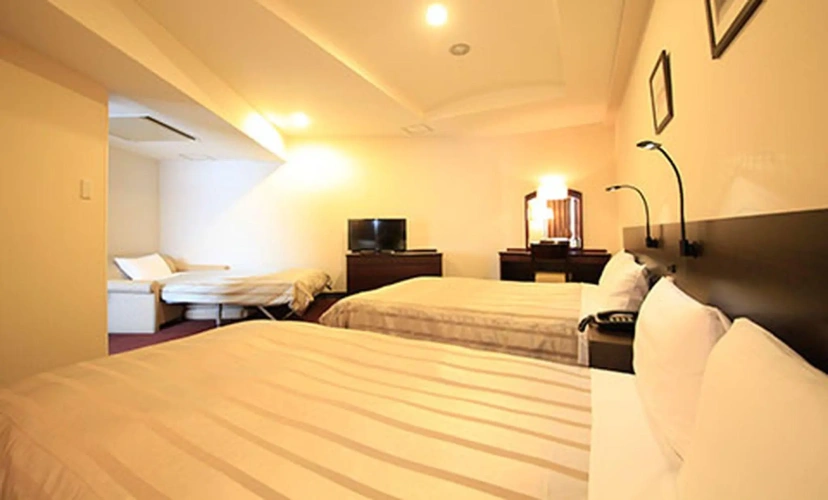 Standard Triple room