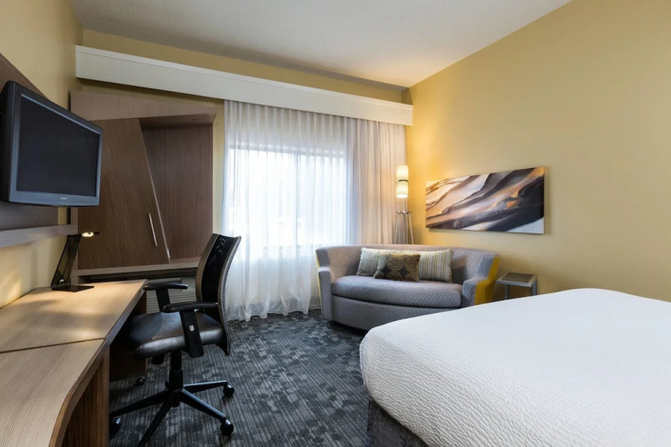Courtyard by Marriott Austin The Domain Area