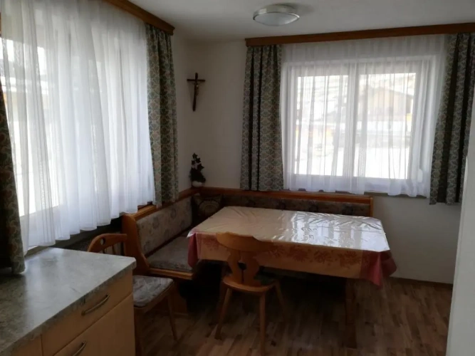 3 Bedrooms Apartment