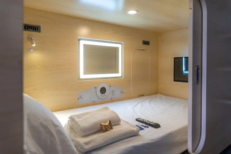 HosteLit Capsule Hostel