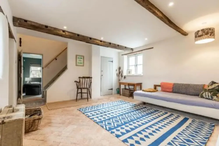 Host Stay White End