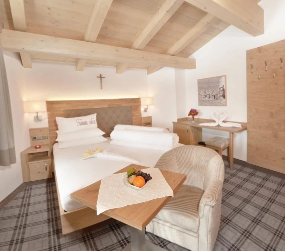 Deluxe Family room with balcony and with mountain view
