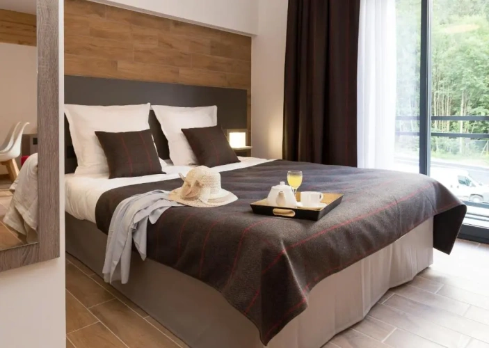 2 Bedrooms Apartment
