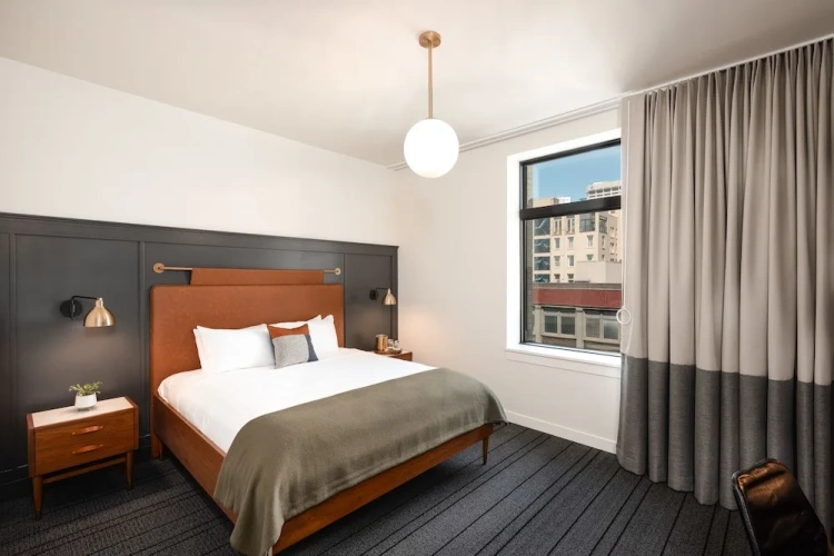 Superior Double room with city view