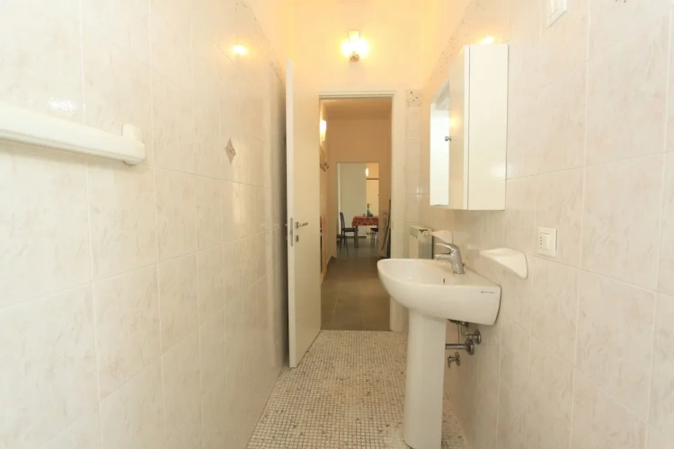 2 Bedrooms Classic Apartment