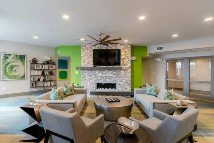 2 Bedroom Apartment with Large Patio, Hammocks
