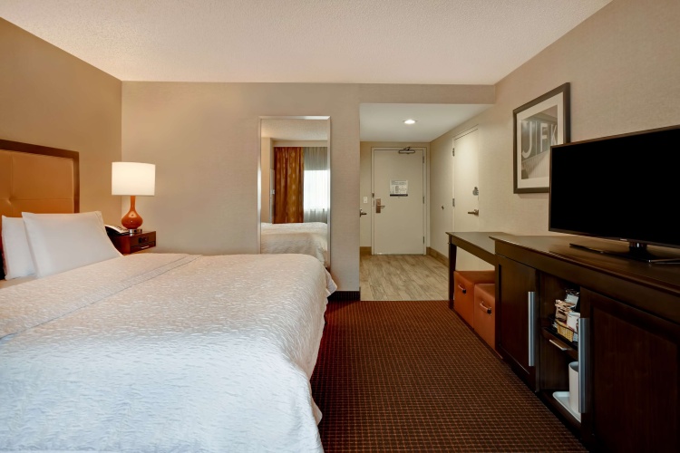 Hampton Inn NY-JFK photo 7