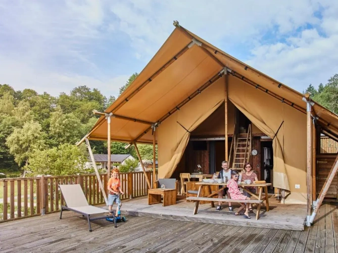 2 Bedrooms Chalet