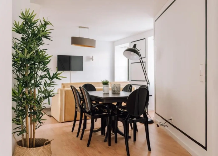 2 Bedrooms Apartment