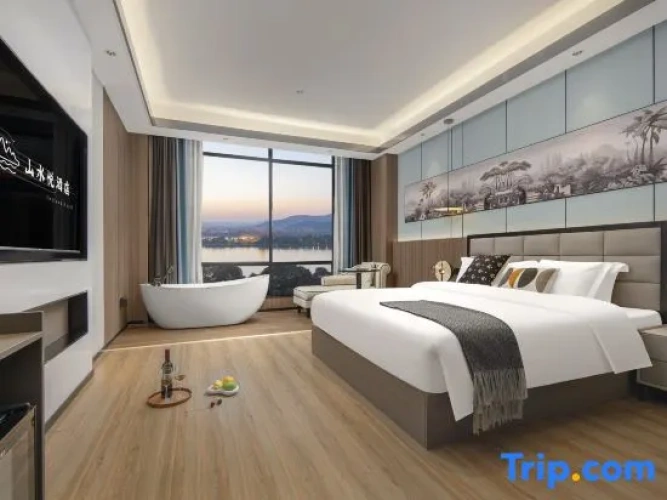Standard Double room with river view
