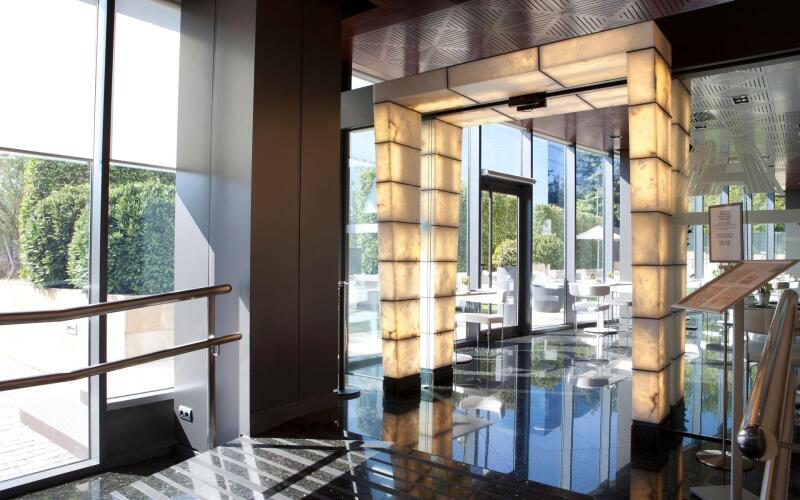 Hotel Maydrit Airport