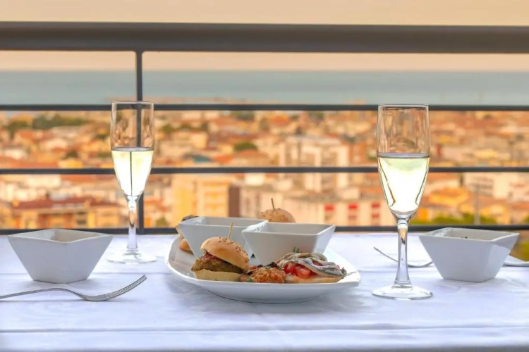 Standard Double room with balcony and with sea view