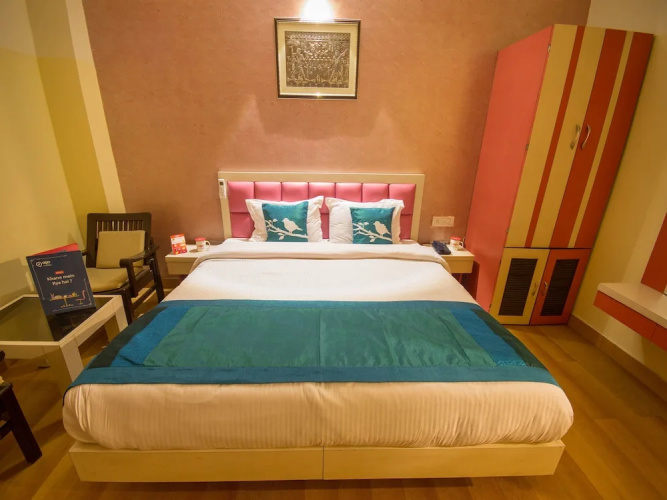OYO 2046 President Hotel