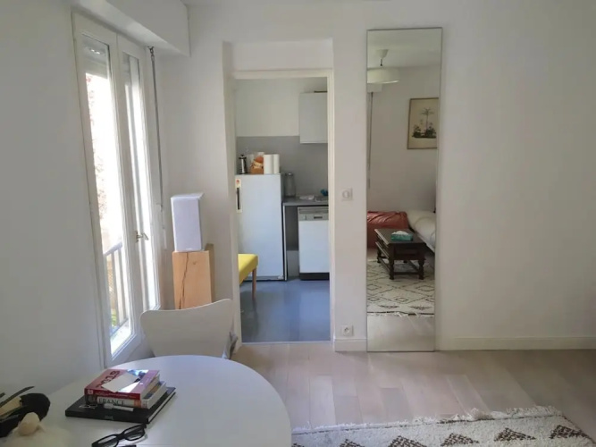 Flat In Le Marais With 2 Bedrooms