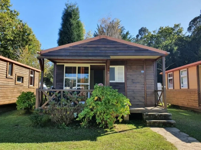 2 Bedrooms Bungalow