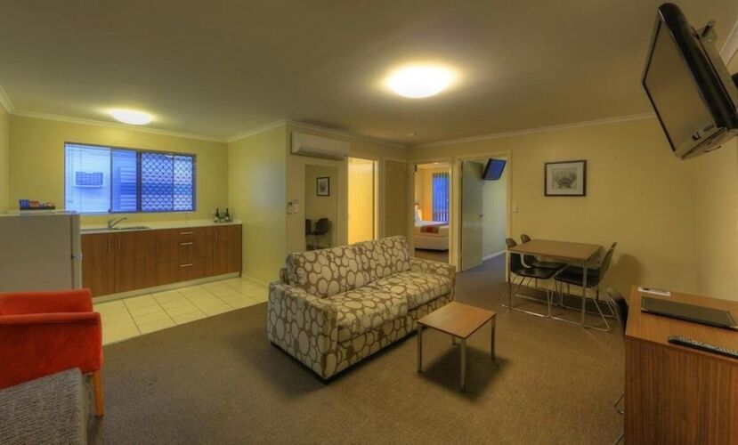 Tropixx Motel & Restaurant Over view