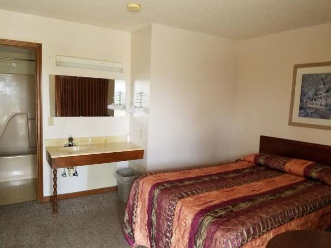 Midwest inn motel