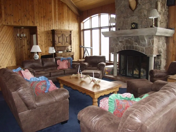 5 Bedrooms Cottage