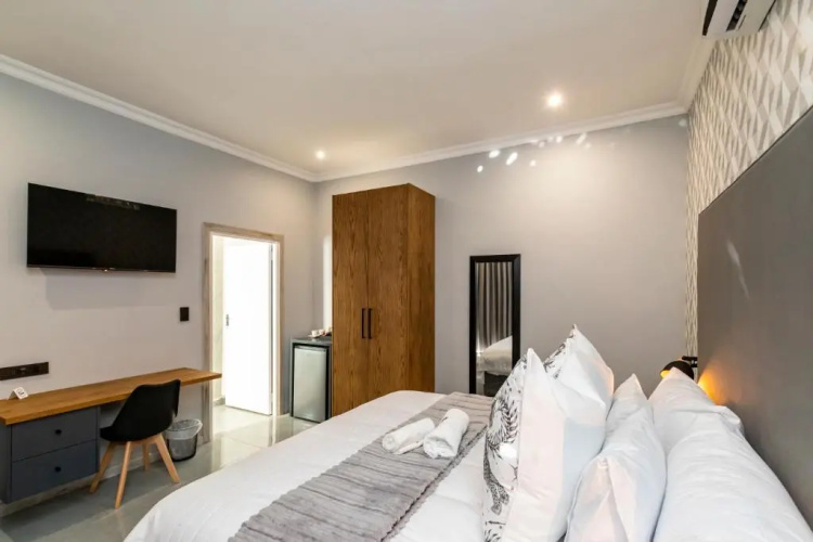 5th On Preston Guest House