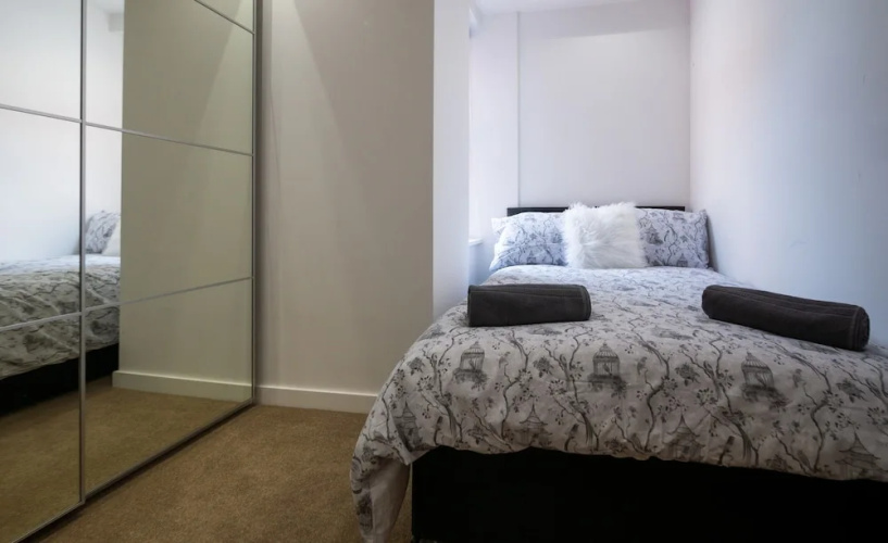 Luxury Reading Apartment