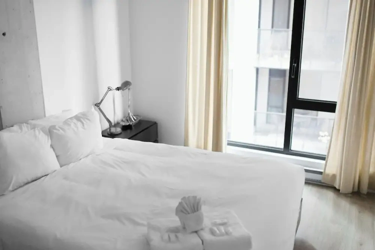 Standard Double room with balcony and with partial sea view