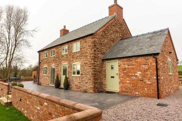 Family Cottage with courtyard view